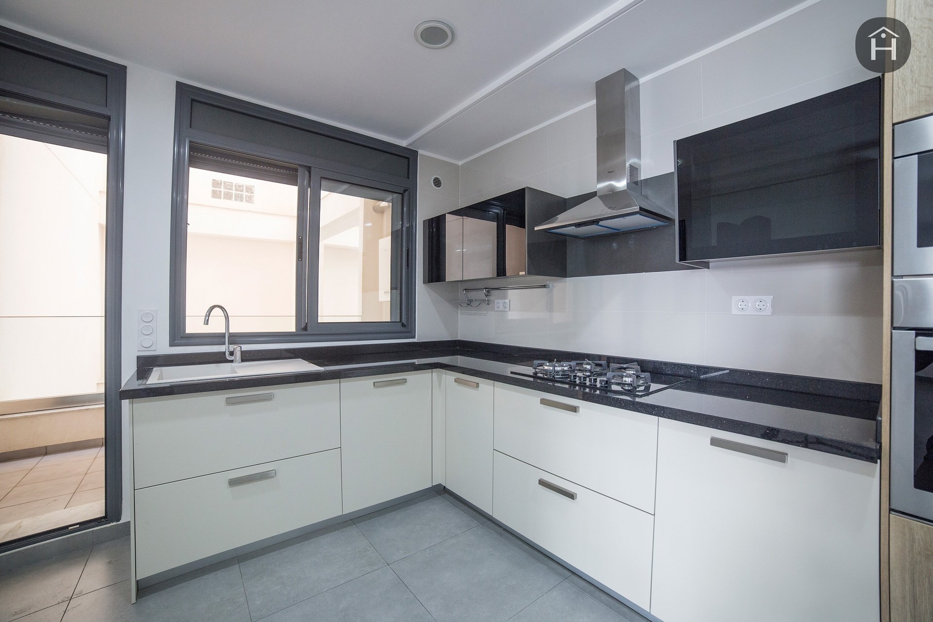 cuisine équipée, résidence eden, ​AMK hebbache immobilier Promoteur Immobilier Alger promotion immobilière à alger